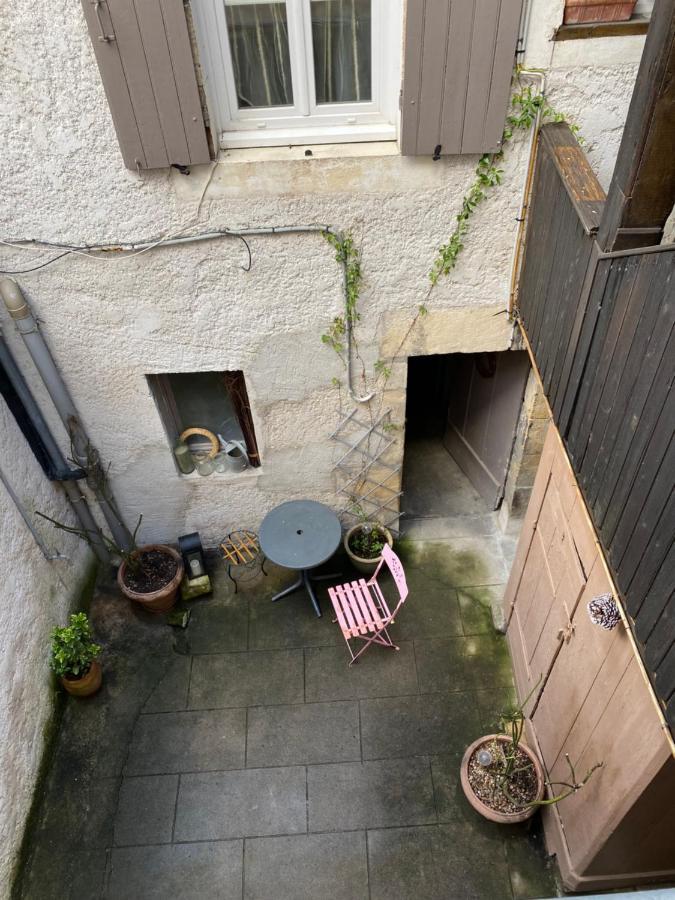 Le Puits Du Bourg Apartment Nevers Bagian luar foto